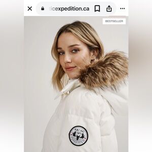 Ladies Arctic Expedition White Parka Down coat with Faux Fur Trim-L mint! R$200